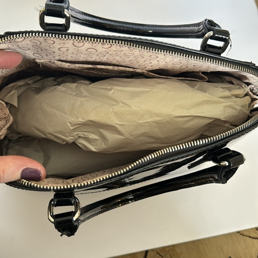 Guess Bag - Picture 4 of 7